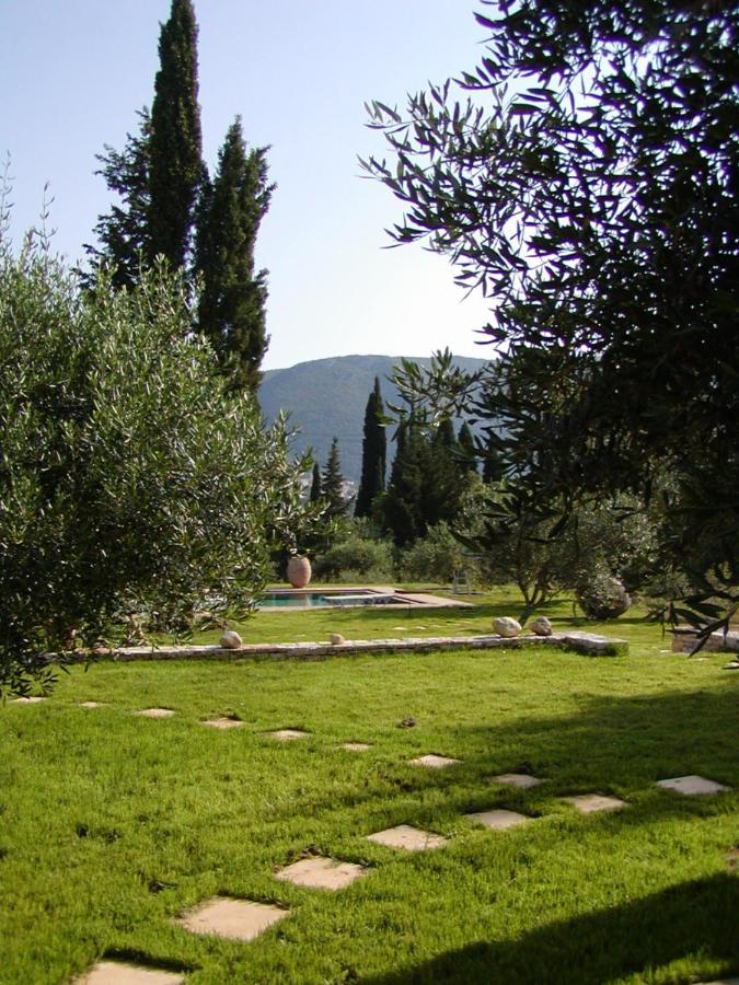 Lithia * Áno Korakiána